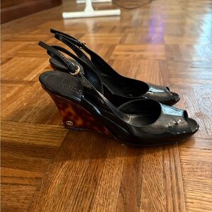 Vintage Gucci Vitello Vernice strap ankle with turquoise heel